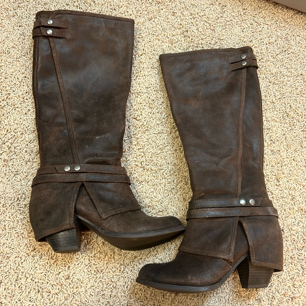 Knee high fergie footwear boots